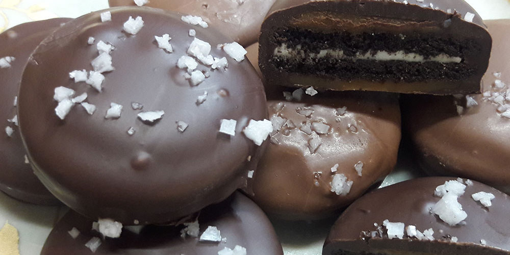 Chocolate Dipped Sea Salt Caramel Oreos Chocolate Dipped Sea Salt Caramel Oreos